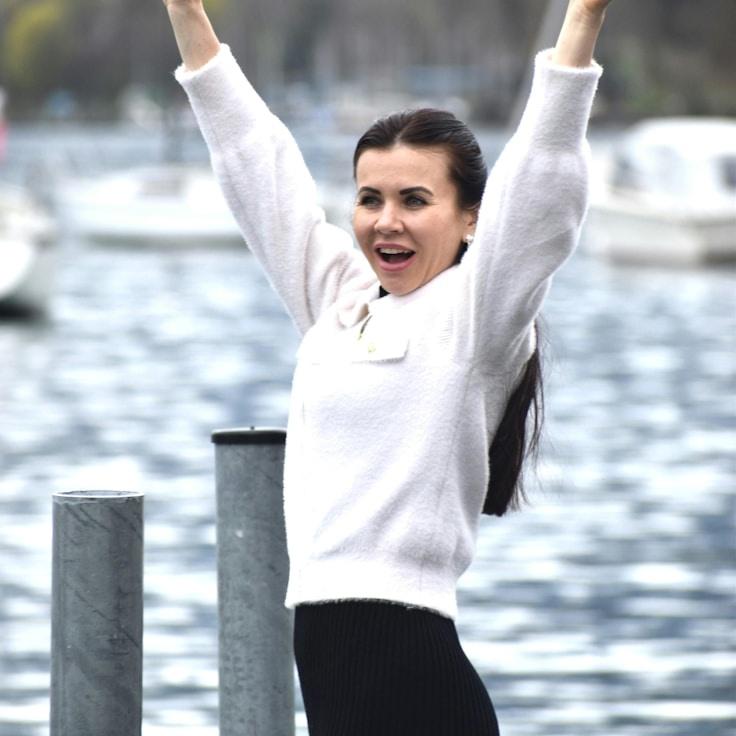 Portrait of Mira Kapoor meditation instructor